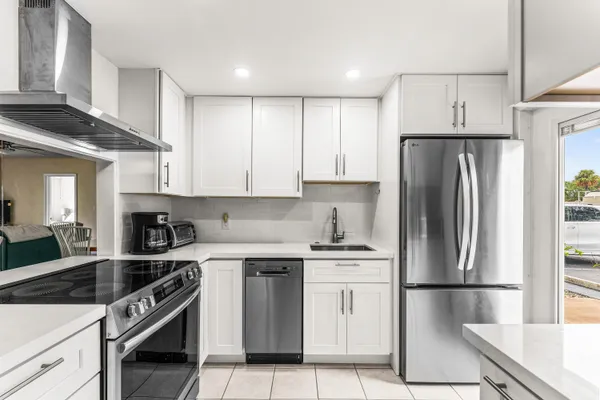 $179,000 | 1951 Northeast 39th Street, Unit 131, Lighthouse Point, FL 33064