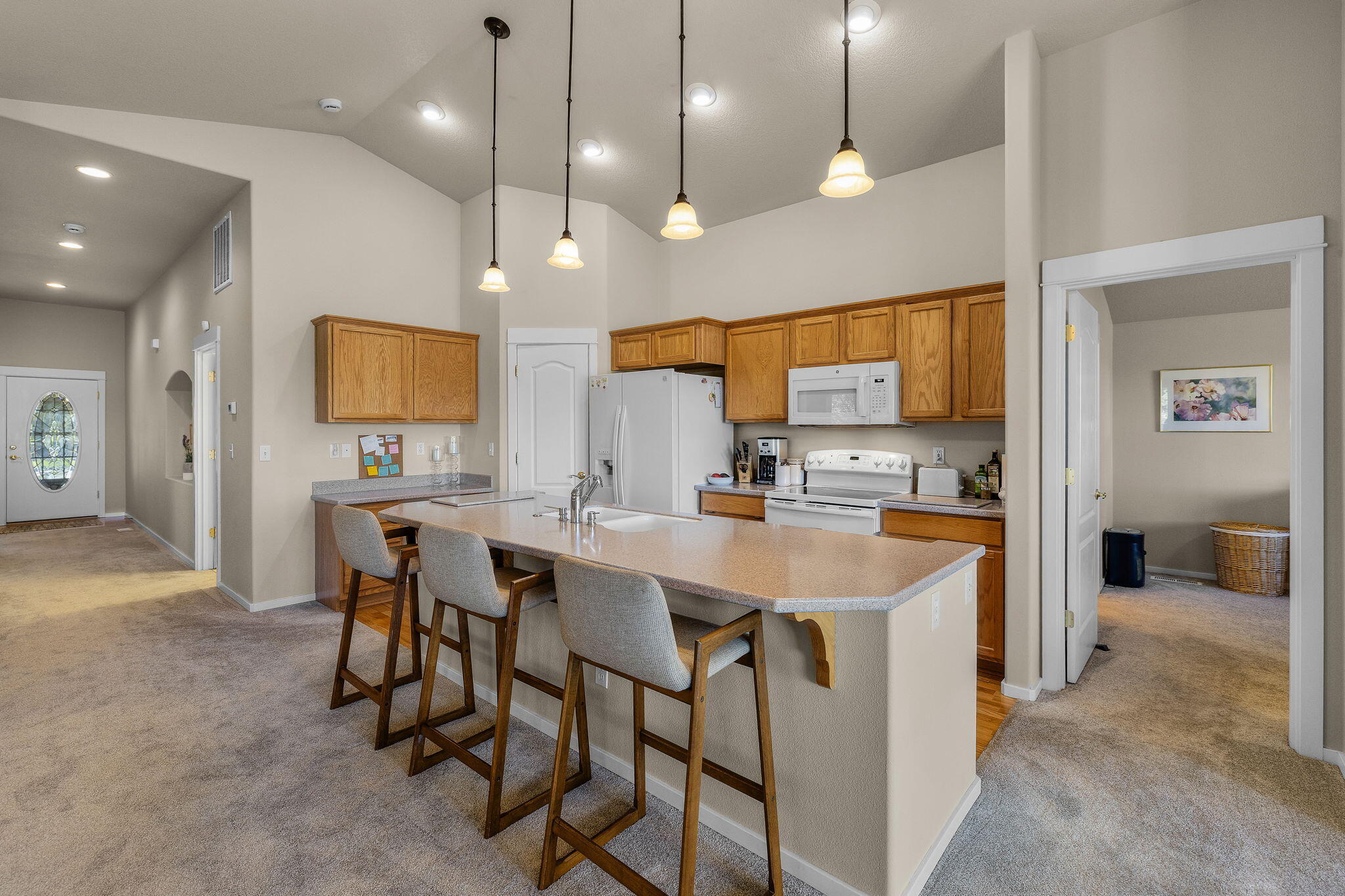 3626 Southwest 29th Street Redmond, OR 97756 - Photo 6 of 31 kitchen