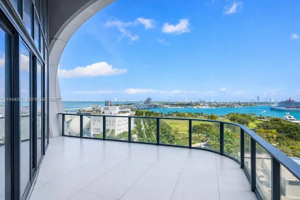 $12,300,000 | 1000 Biscayne Boulevard, Unit TH1201, Miami, FL 33132