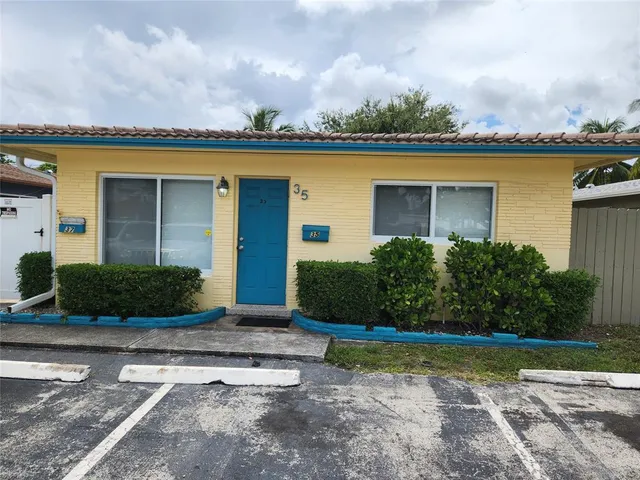 $1,900 | 35 Northeast 20th Avenue, Pompano Beach, FL 33060