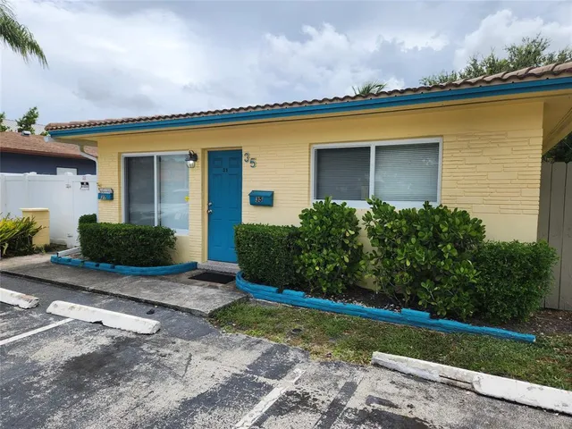 $1,900 | 35 Northeast 20th Avenue, Pompano Beach, FL 33060