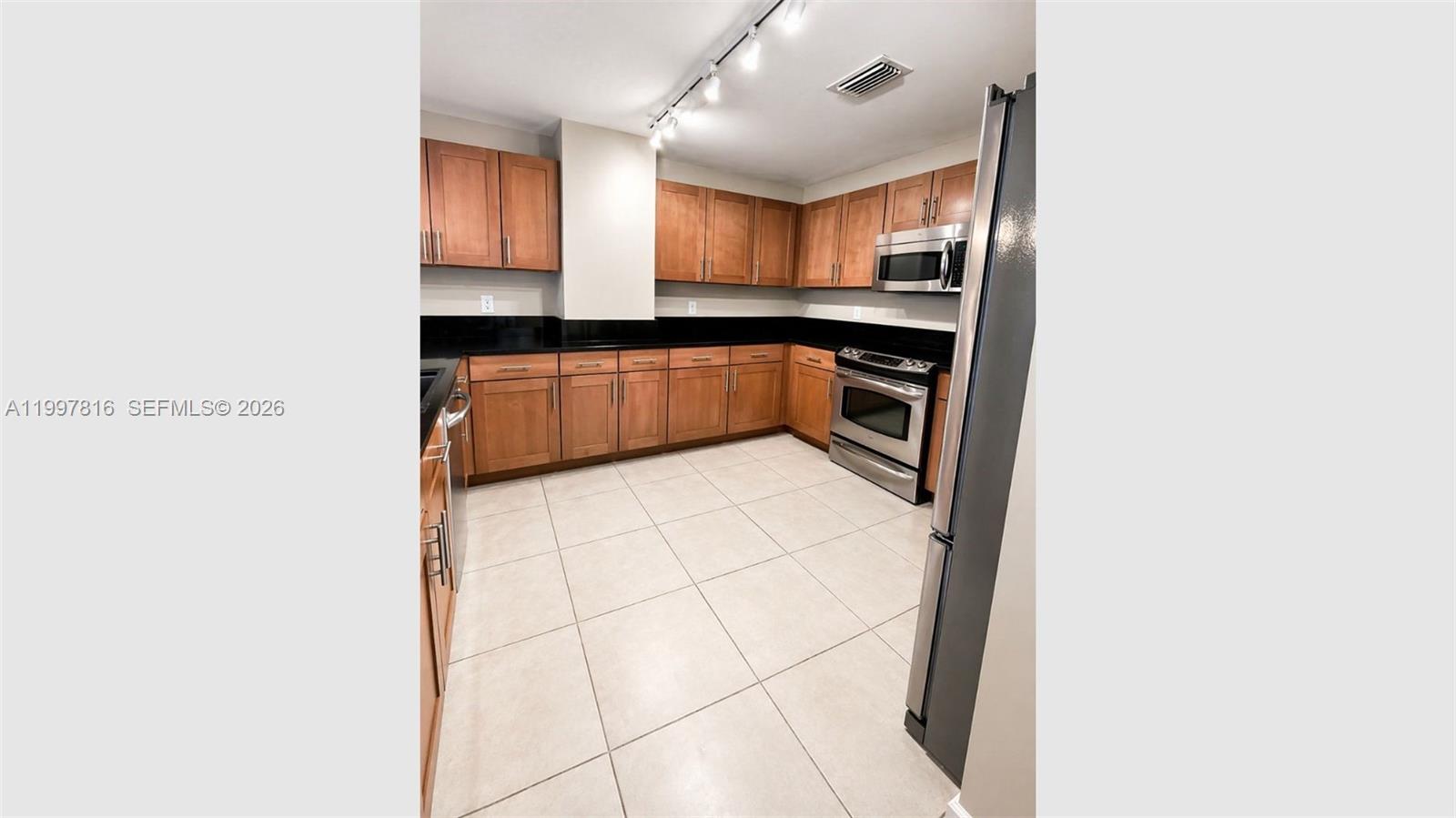 8390 Southwest 72nd Avenue, Unit 428 Miami, FL 33143 - Photo 13 of 28