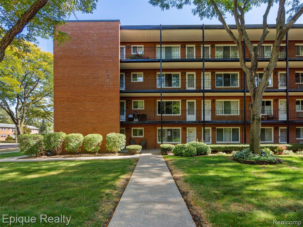 2915 West 13 Mile Road, Unit 101 Royal Oak, MI 48073 - Photo 1 of 28