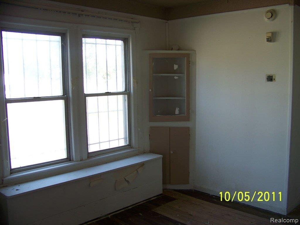 4003 Spruce Street Inkster, MI 48141 - Photo 5 of 9 006