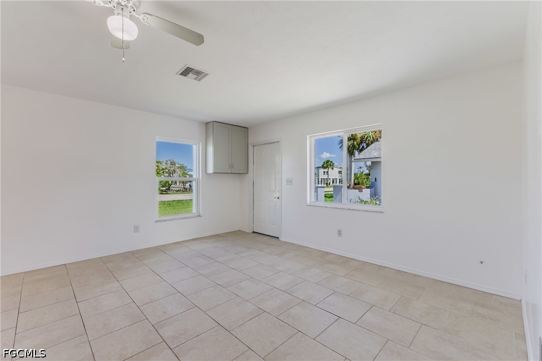 16593 Davis Road Fort Myers, FL 33908 - Photo 8 of 31 Gallery Image 8