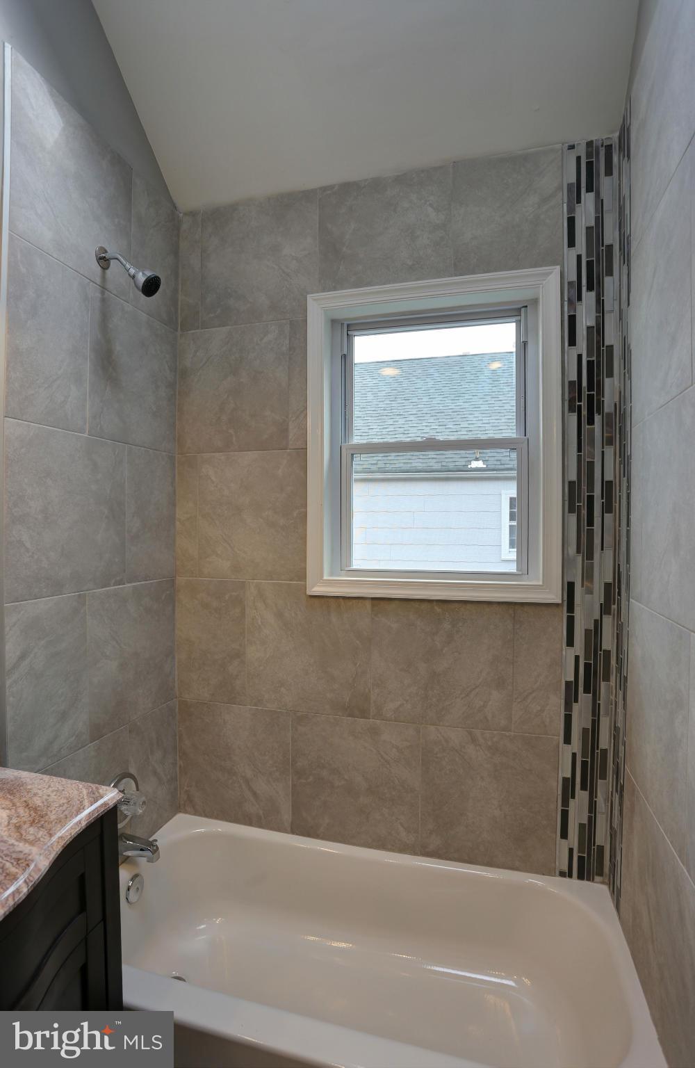 2513 Wendover Road Baltimore, MD 21234 - Photo 15 of 26 Bath