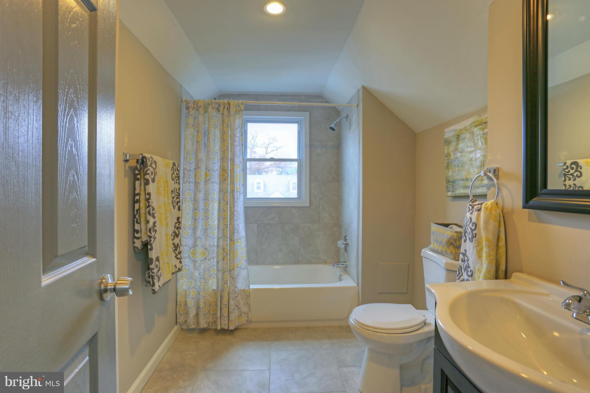 2513 Wendover Road Baltimore, MD 21234 - Photo 9 of 26 Bath (Master)