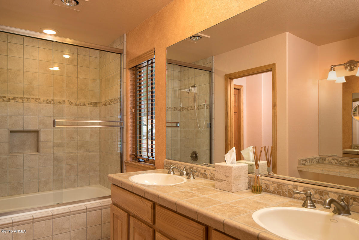 445-3711 Griffiths Spring Flagstaff, AZ 86005 - Photo 13 of 17 Master Bath 1