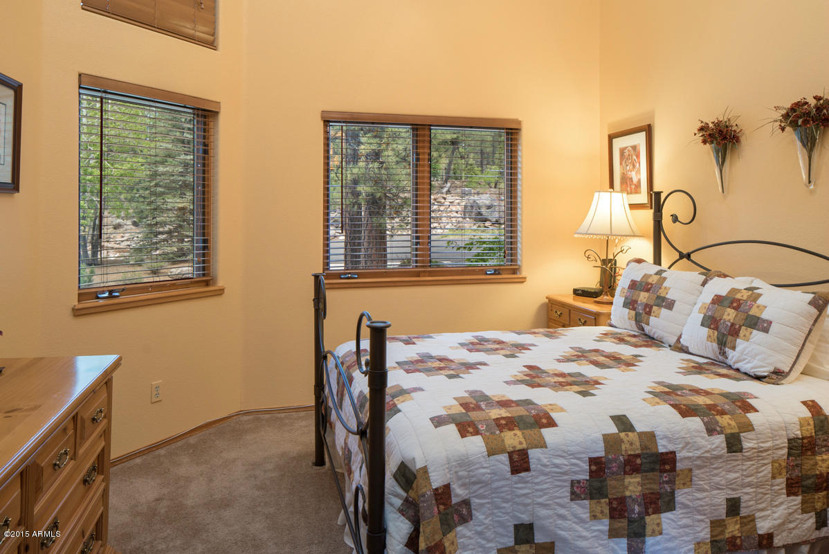445-3711 Griffiths Spring Flagstaff, AZ 86005 - Photo 15 of 17 Guest bed 2