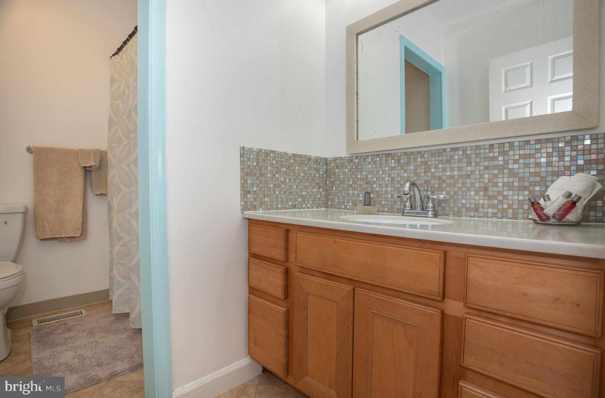 113 Alvil Road Wilmington, DE 19805 - Photo 23 of 32 2nd Floor Bath