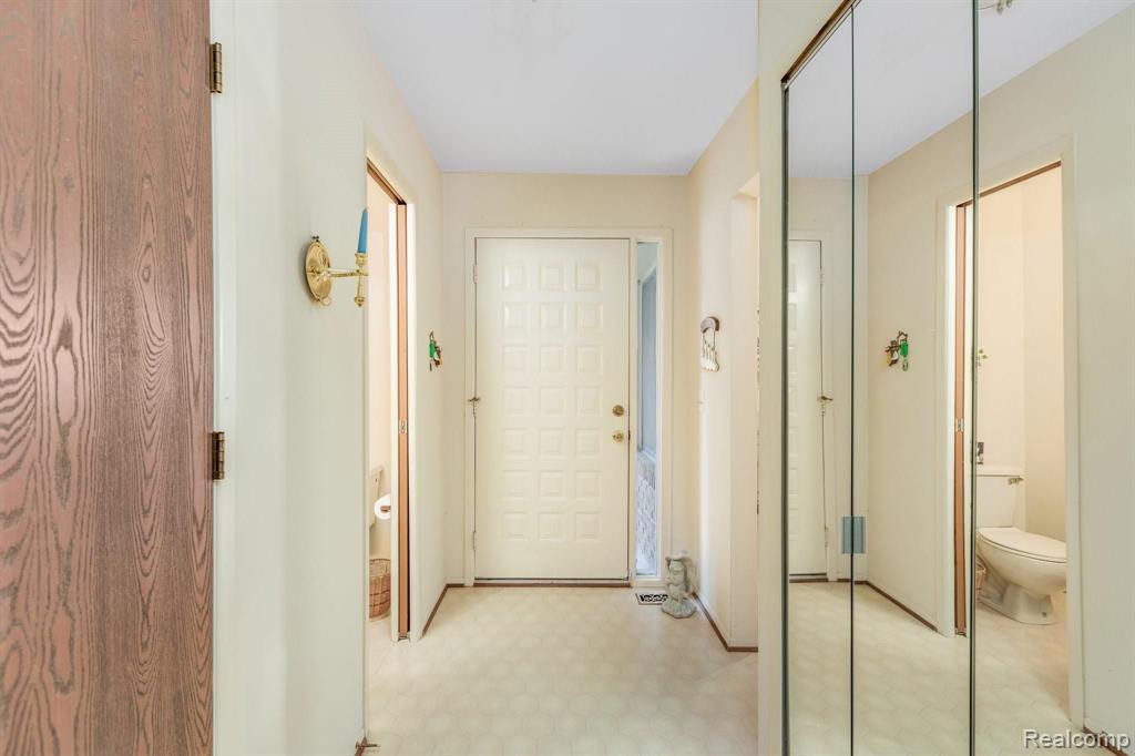 629 Tennyson Rochester Hills, MI 48307 - Photo 16 of 30