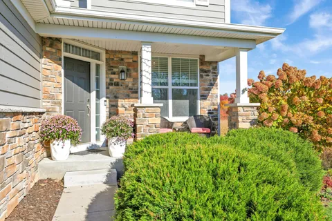 $794,000 | 16130 53rd Place North, Plymouth, MN 55446