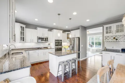 $794,000 | 16130 53rd Place North, Plymouth, MN 55446