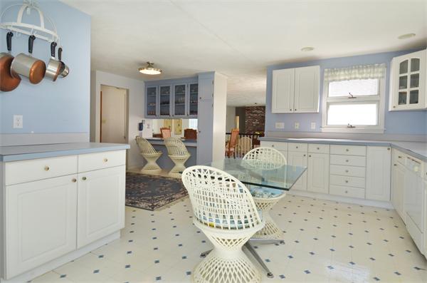 9 Homestead Way Topsfield, MA 01983 - Photo 8 of 26 Gallery Image 8
