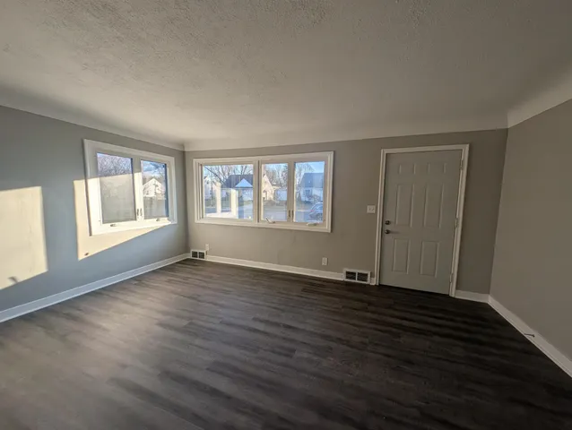 $325,000 | 1093 Breen Street, St. Paul, MN 55106