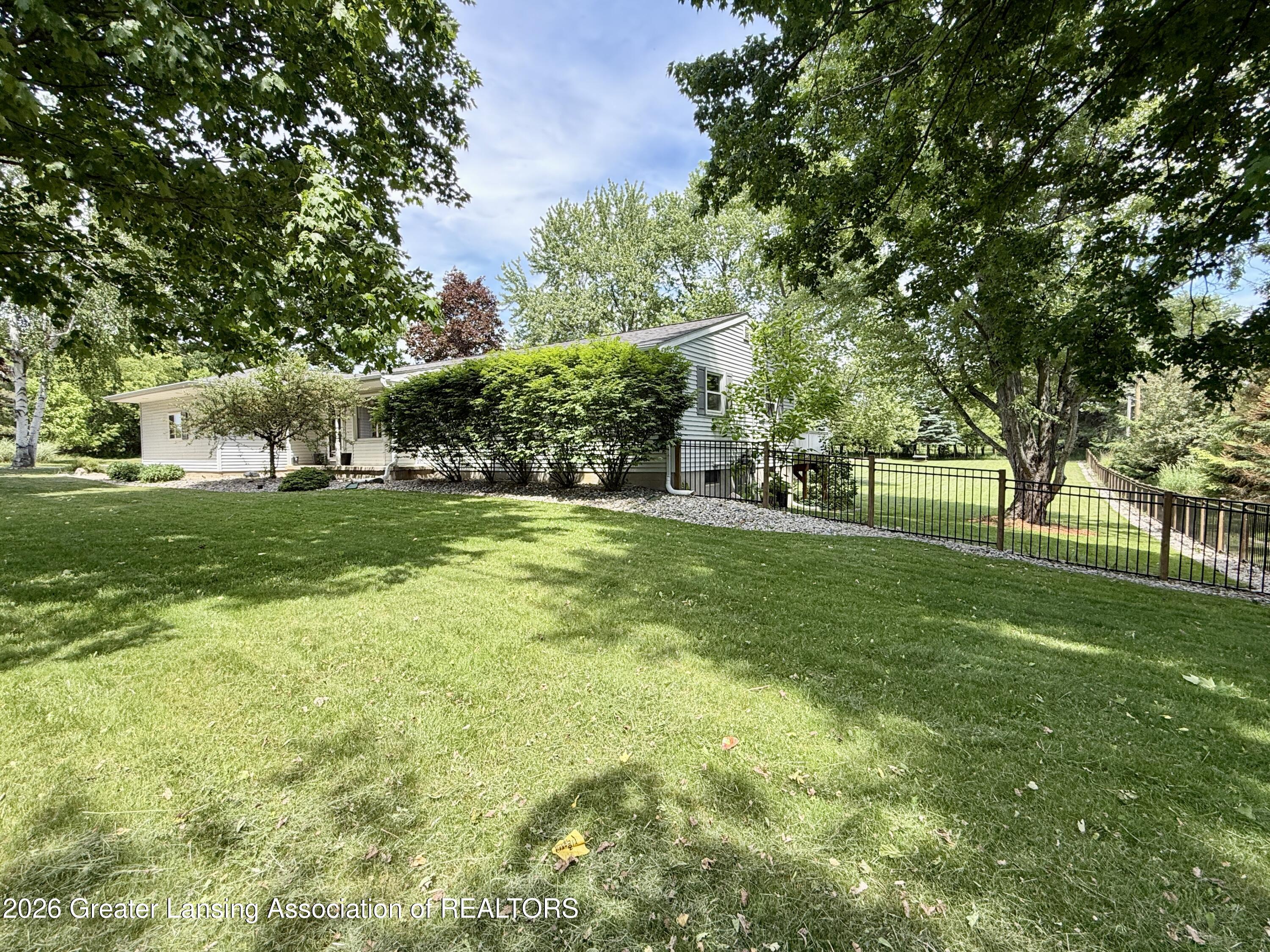 15479 Airport Road Lansing, MI 48906 - Photo 21 of 30 IMG_0353