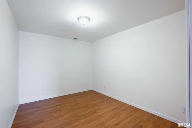 $325,000 | 450 Clark School Road, De Soto, IL 62924