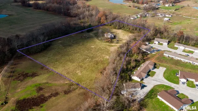 $325,000 | 450 Clark School Road, De Soto, IL 62924