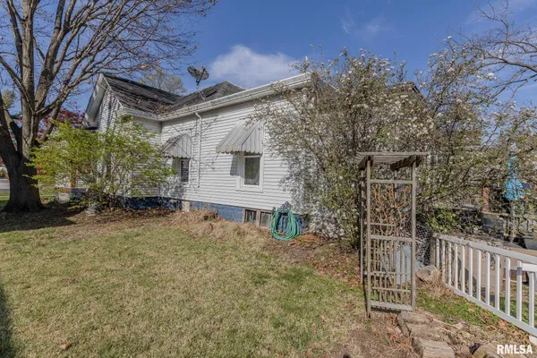 $112,000 | 415 East Main Street, Carlinville, IL 62626