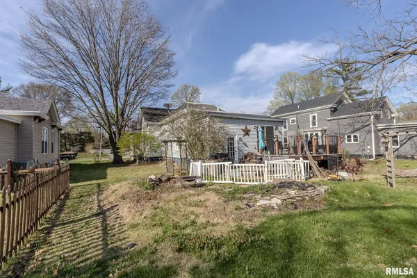 $112,000 | 415 East Main Street, Carlinville, IL 62626