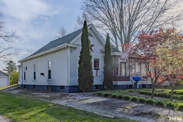$112,000 | 415 East Main Street, Carlinville, IL 62626