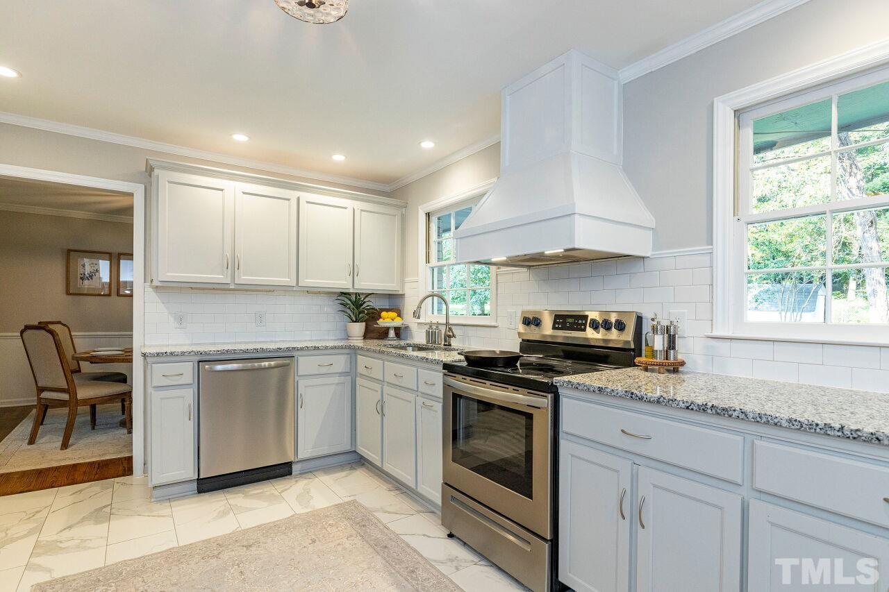 5617 Deblyn Avenue Raleigh, NC 27612 - Photo 11 of 30 Gallery Image 11