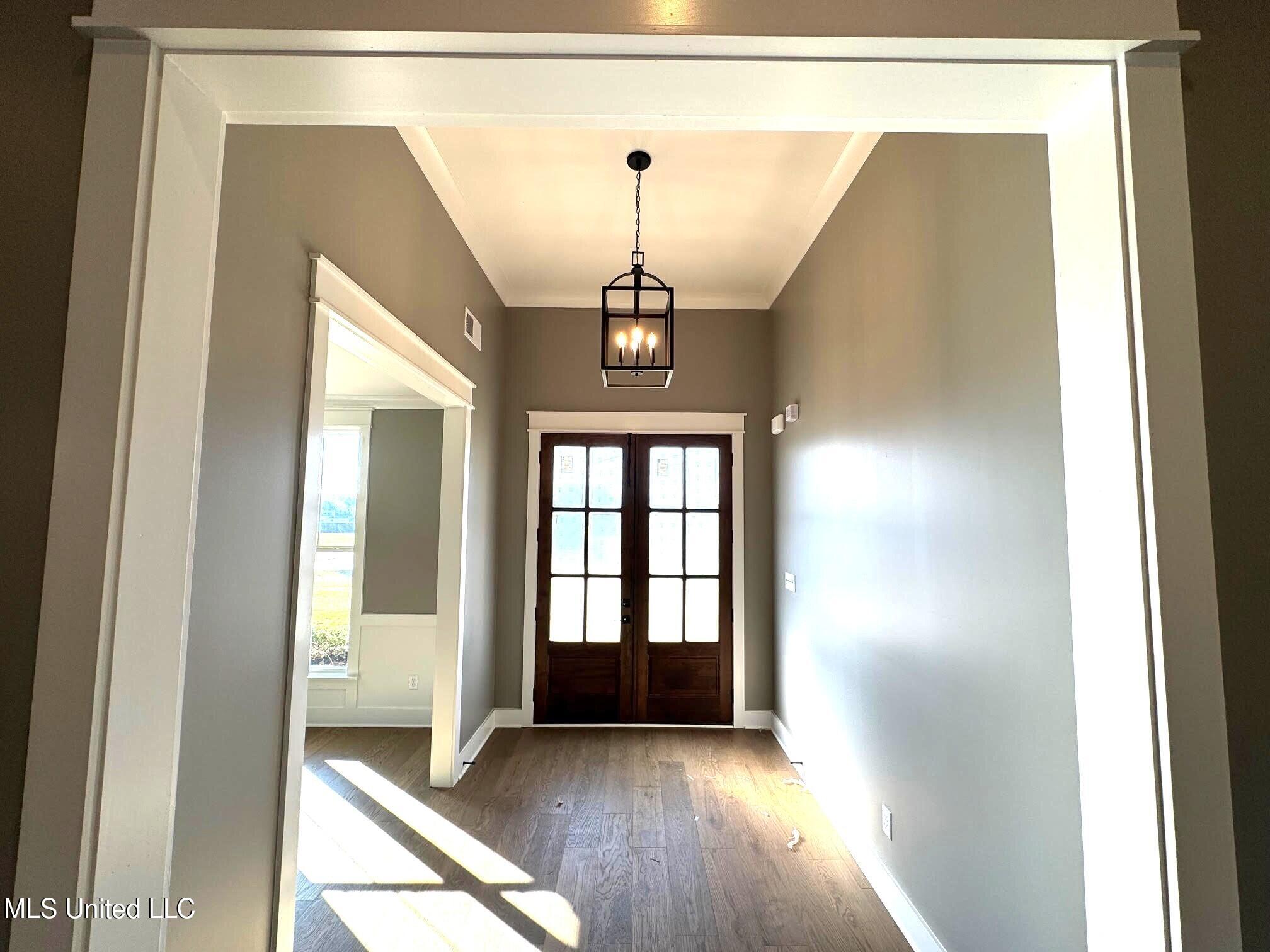 2188 Lauren Way Hernando, MS 38632 - Photo 2 of 25 Foyer/Entry