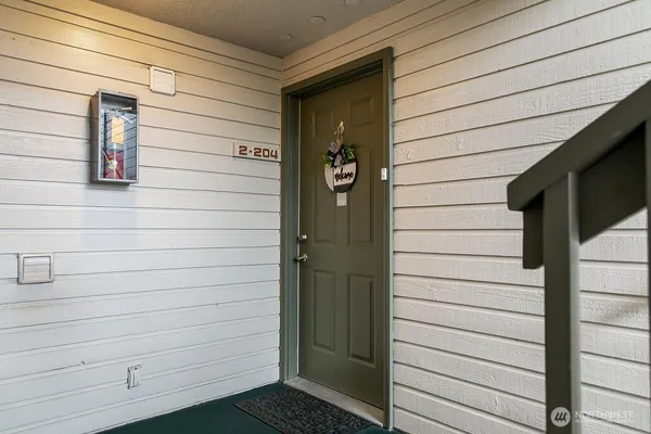 $289,900 | 20050 Vikings Crest Northeast, Unit 2204, Poulsbo, WA 98370