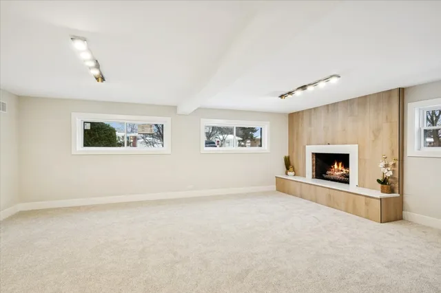 $599,900 | 730 North Wilshire Lane, Arlington Heights, IL 60004