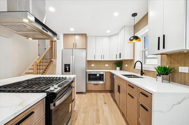 $599,900 | 730 North Wilshire Lane, Arlington Heights, IL 60004