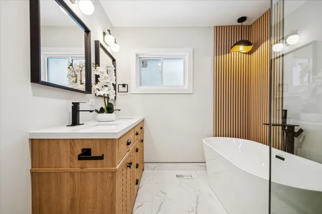 $599,900 | 730 North Wilshire Lane, Arlington Heights, IL 60004