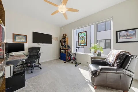 $940,000 | 437 West Hobbie Street, Chicago, IL 60610