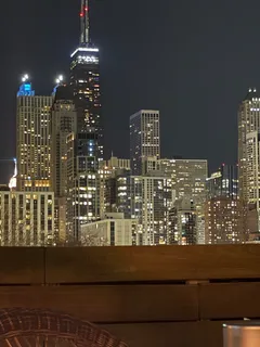 $940,000 | 437 West Hobbie Street, Chicago, IL 60610