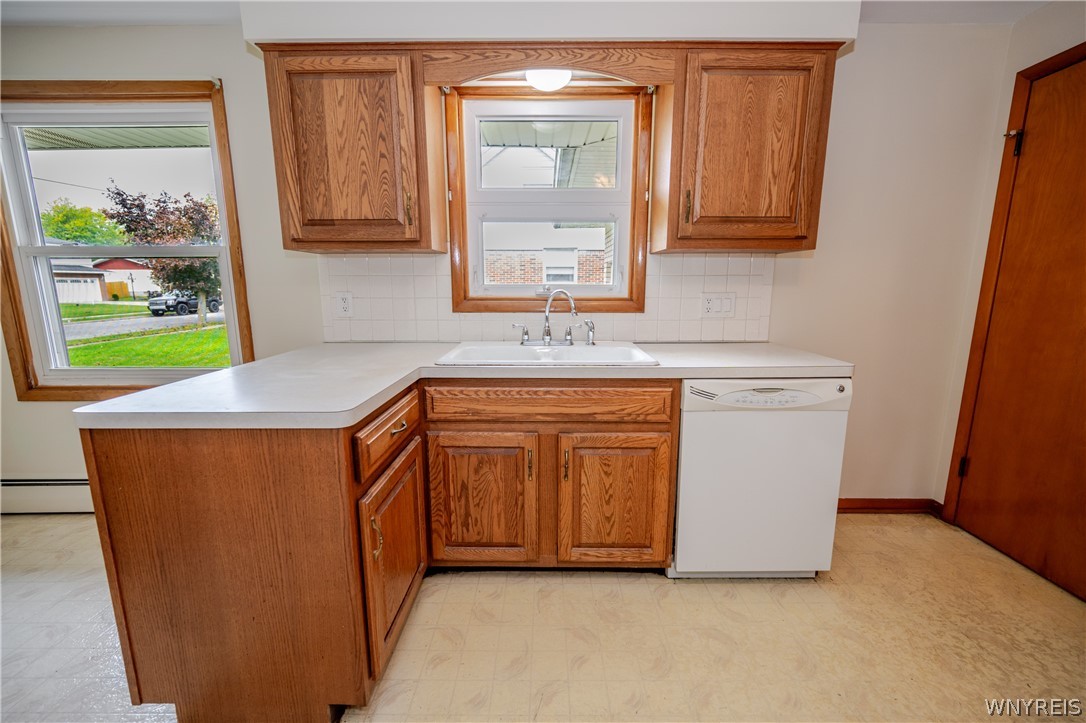 7 Ridgeview Lancaster, NY 14043 - Photo 4 of 42 Gallery Image 4