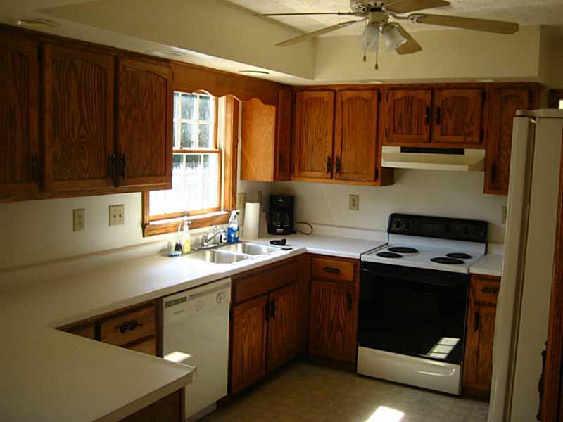 1638 Pulaski Mercer Road Mercer, PA 16137 - Photo 11 of 25 Kitchen.