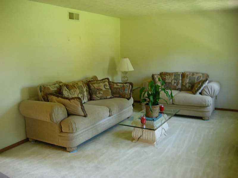 1638 Pulaski Mercer Road Mercer, PA 16137 - Photo 5 of 25 Living Room.