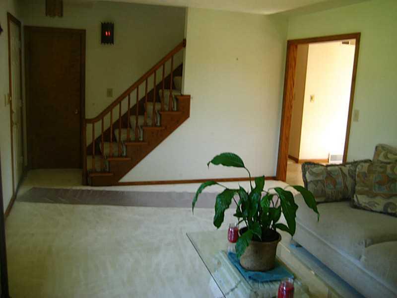 1638 Pulaski Mercer Road Mercer, PA 16137 - Photo 8 of 25 Entry/Foyer.