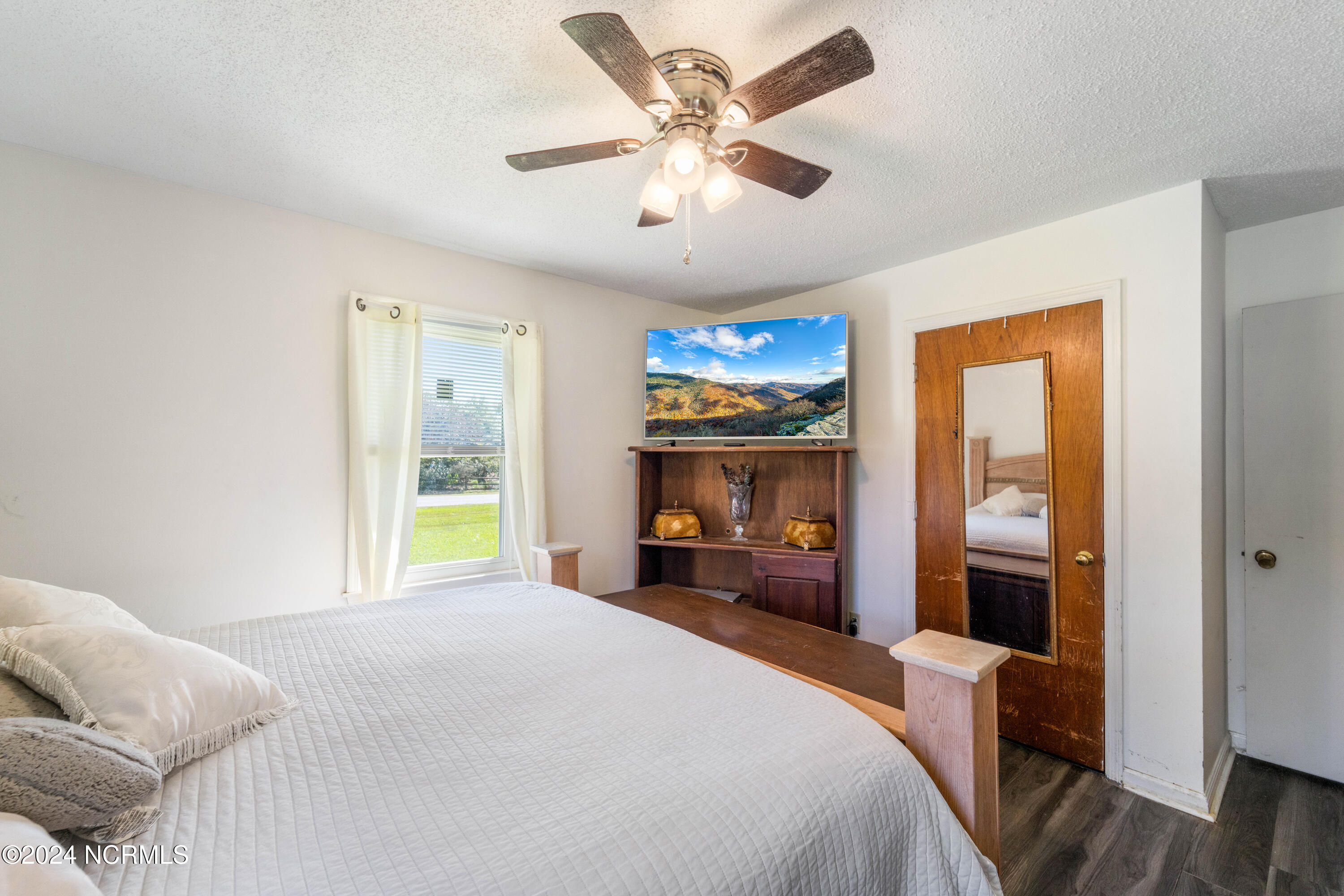 192 Summersill School Road Jacksonville, NC 28540 - Photo 25 of 38 Bedroom3