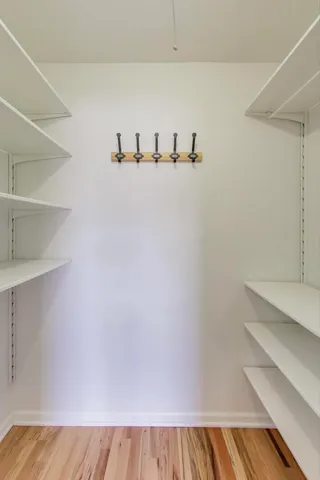 $2,050 | 1345 East Wyndham Circle, Unit 103, Palatine, IL 60074