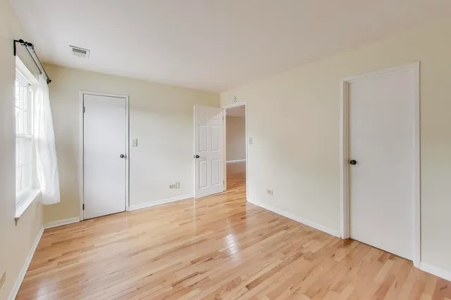 $2,050 | 1345 East Wyndham Circle, Unit 103, Palatine, IL 60074