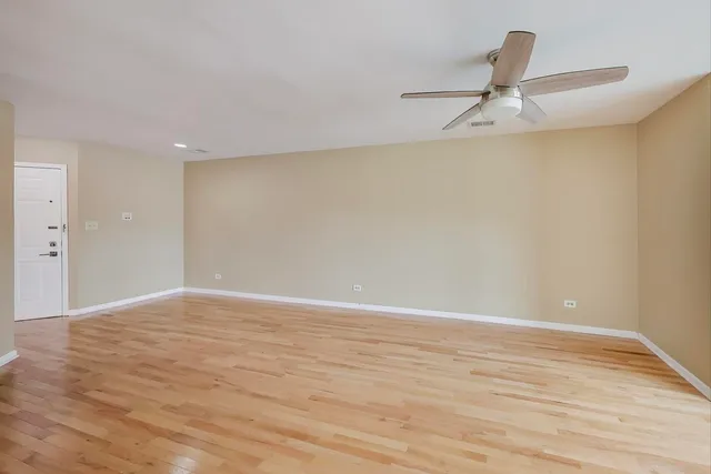 $2,050 | 1345 East Wyndham Circle, Unit 103, Palatine, IL 60074