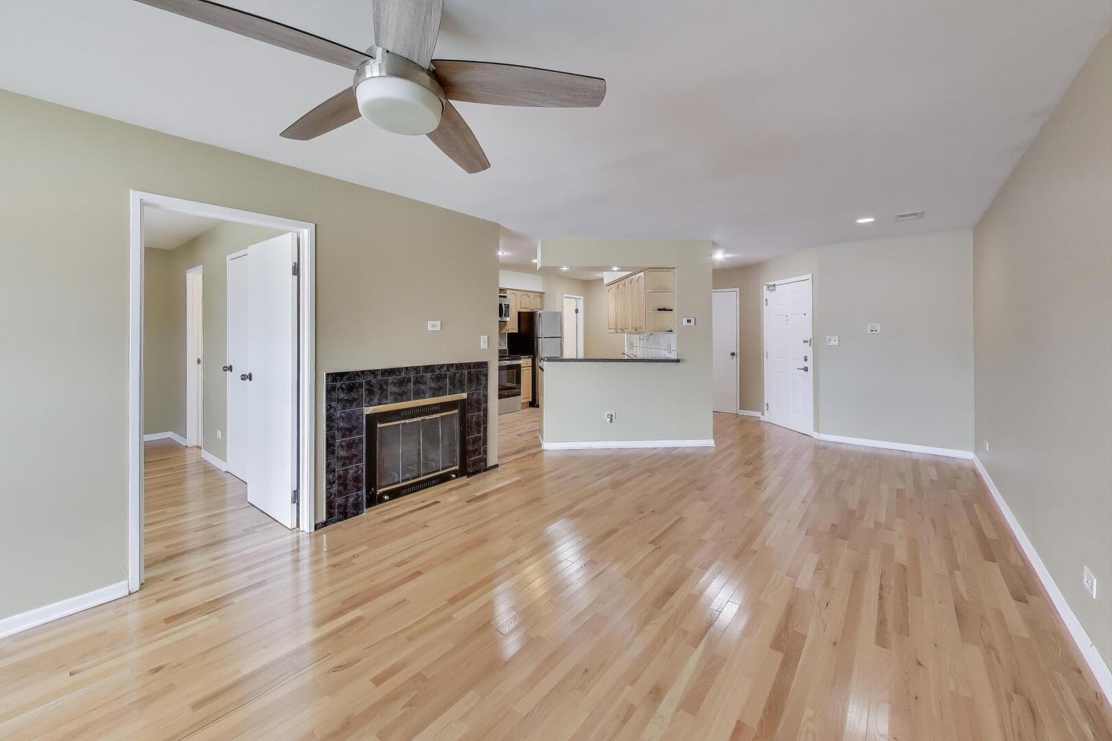 1345 East Wyndham Circle, Unit 103 Palatine, IL 60074 - Photo 4 of 24