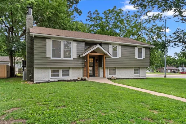 $380,000 | 101 Manor Drive, Belton, MO 64012