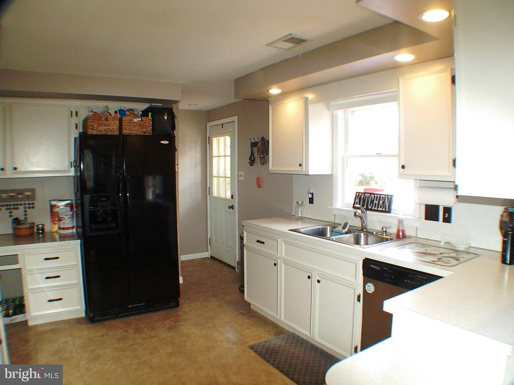 514 Russell Road Berryville, VA 22611 - Photo 11 of 60 Kitchen