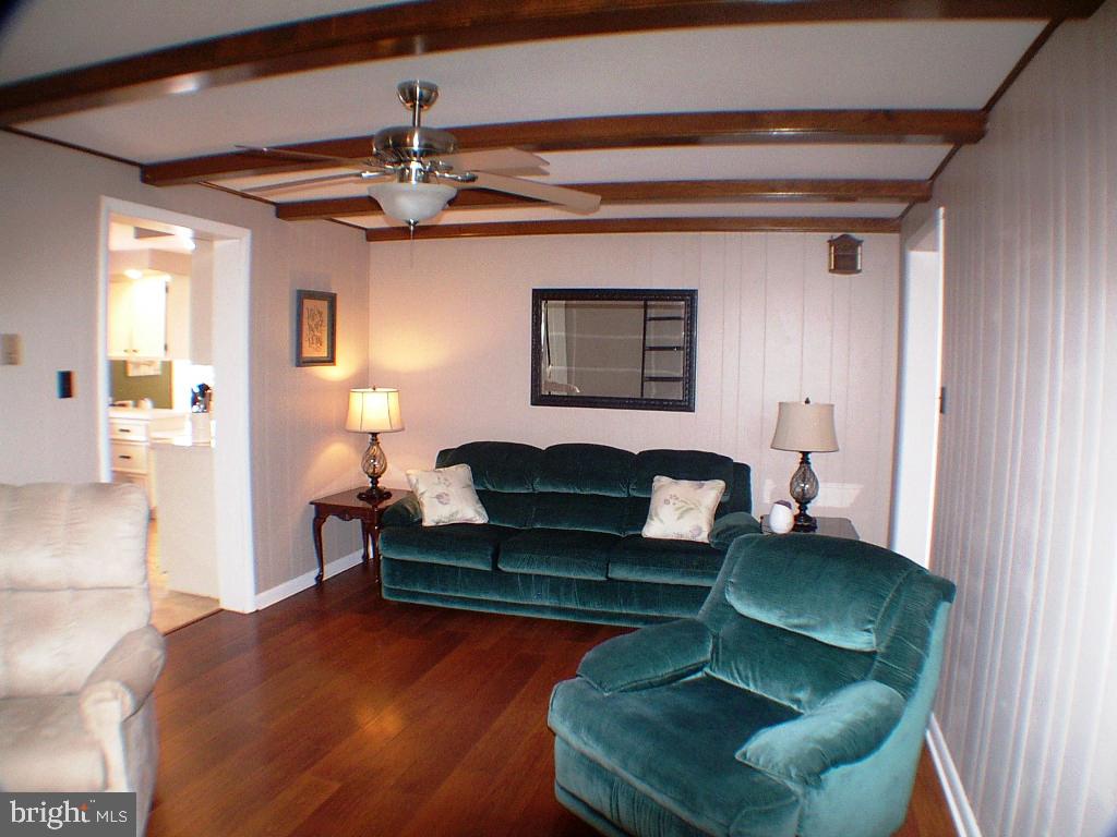 514 Russell Road Berryville, VA 22611 - Photo 21 of 60 Living Room