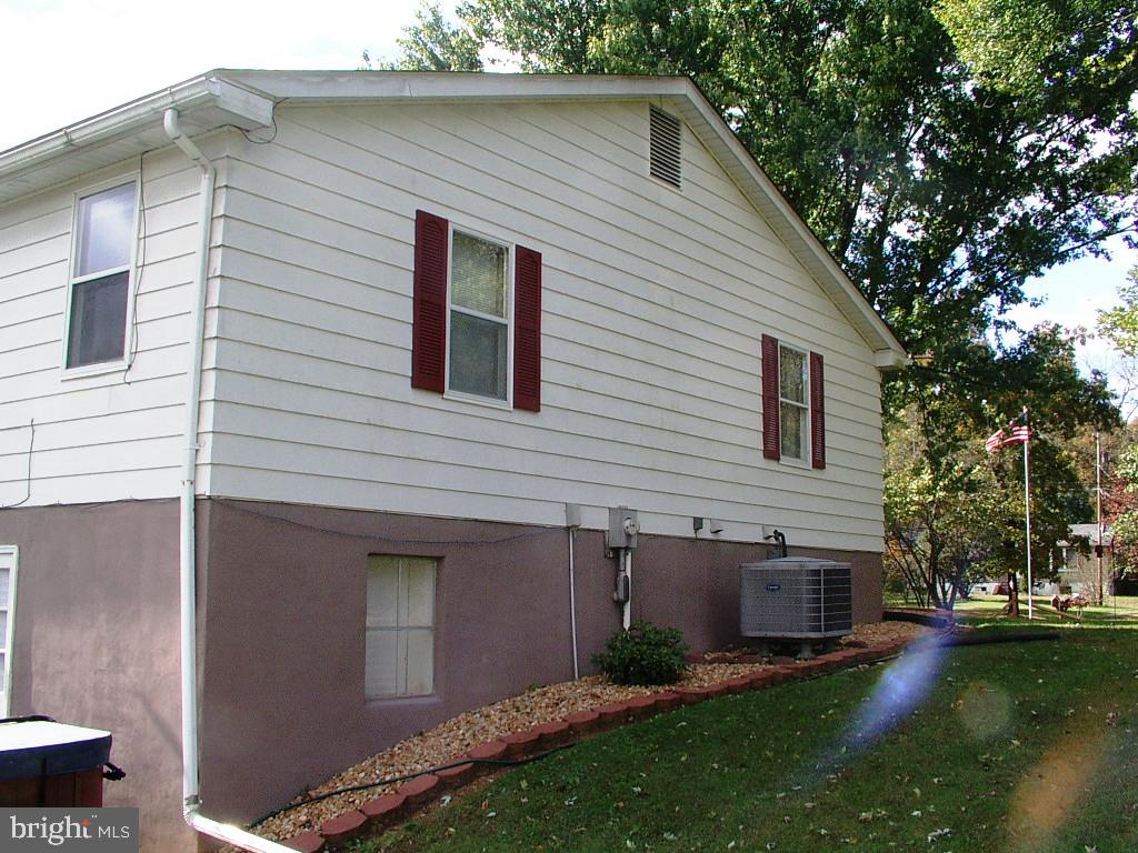 514 Russell Road Berryville, VA 22611 - Photo 43 of 60 Side of Home