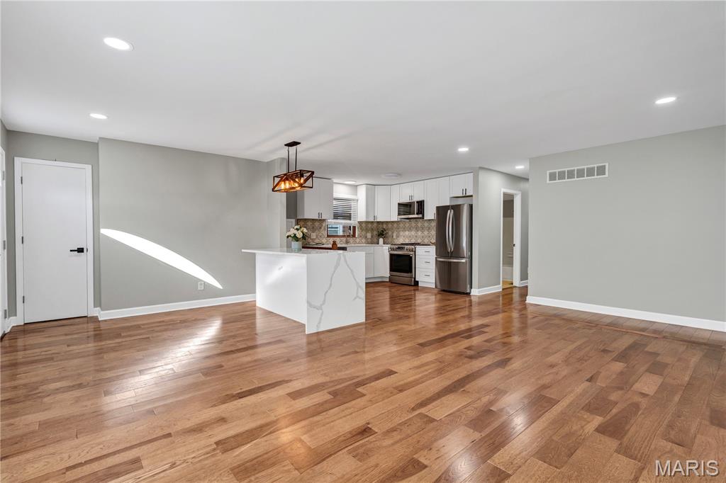 5741 Itaska Street St. Louis, MO 63109 - Photo 3 of 23