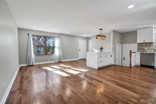 $349,900 | 5741 Itaska Street, St. Louis, MO 63109