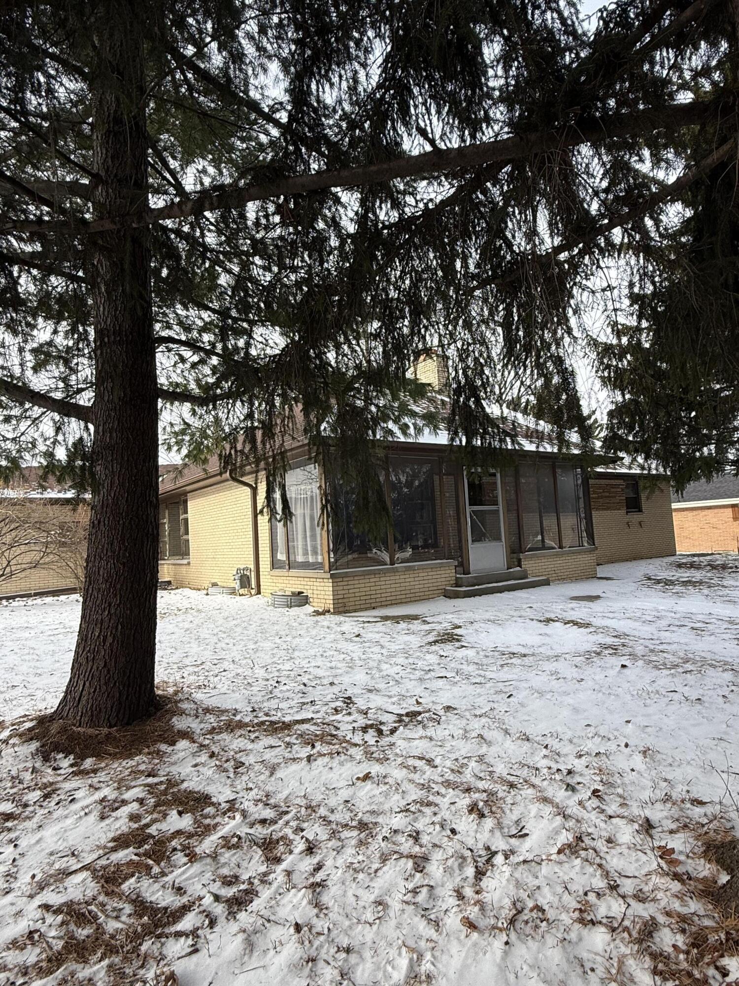 4411 South 68th Street Milwaukee, WI 53220 - Photo 26 of 34 IMG_6126