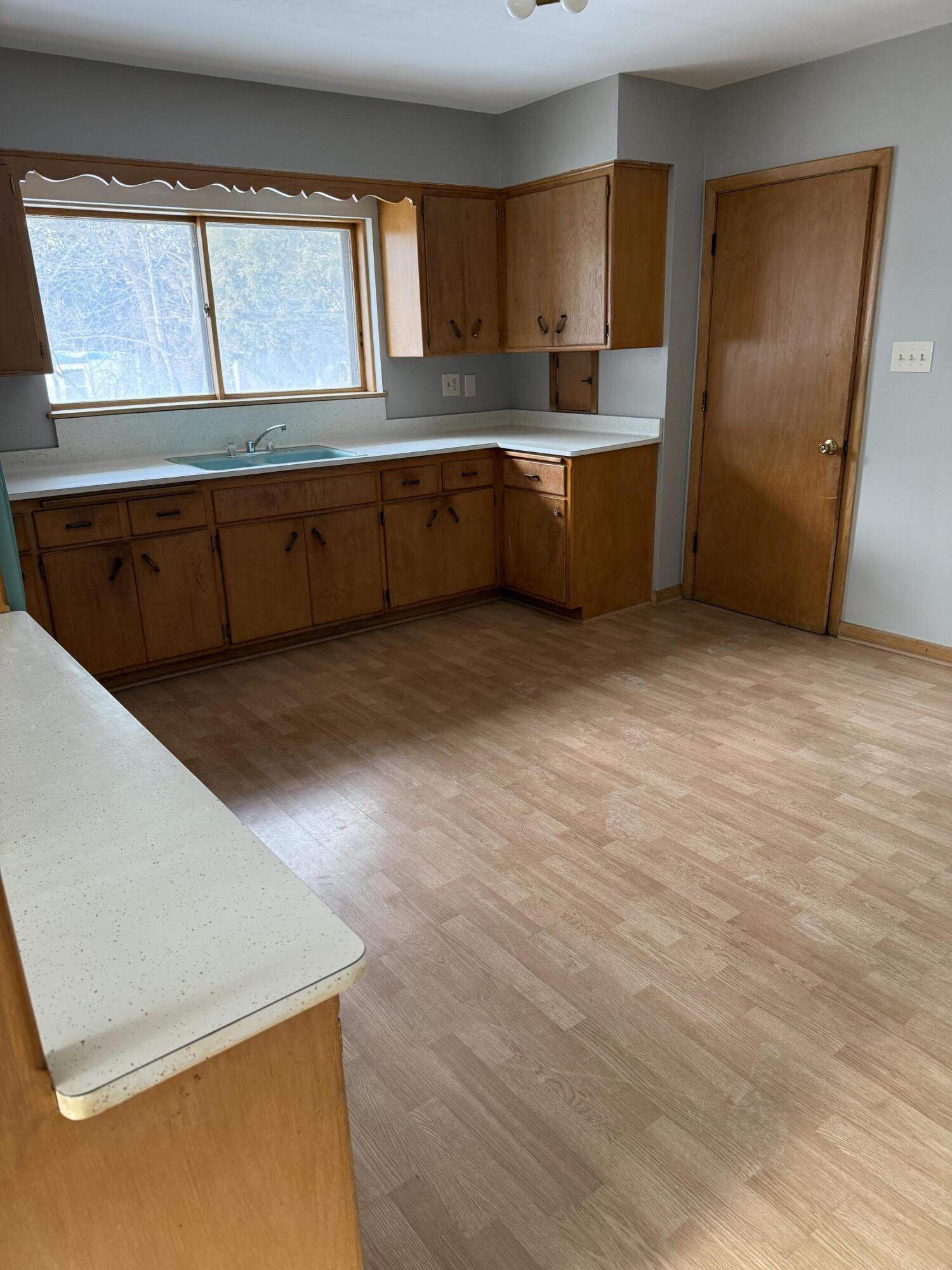 4411 South 68th Street Milwaukee, WI 53220 - Photo 5 of 34 IMG_6097